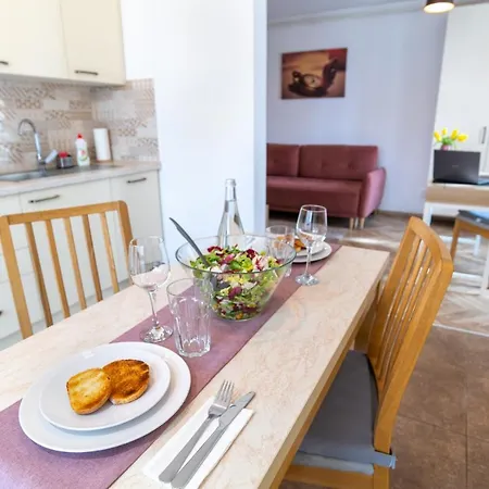 Tci Ξενοδοχείο με διαμερίσματα Κλουζ-Ναπόκα